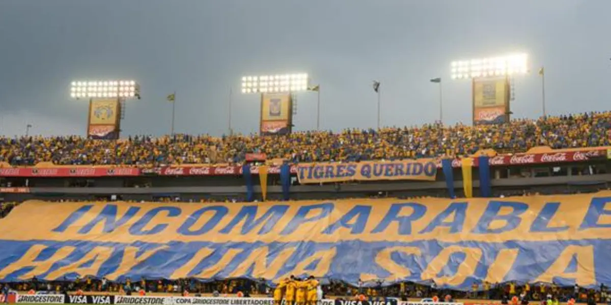 En redes sociales los aficionados del Tigres humillaron a los de Rayados por no poder llenar su estadio y presumieron las entradas del volcán.