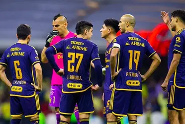 La U terminó jugando con ocho jugadores la final en el Azteca