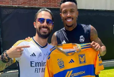 Eder Militao posó con la camiseta de Tigres junto a un influencer mexicano y el club ya lo tendría amarrado.